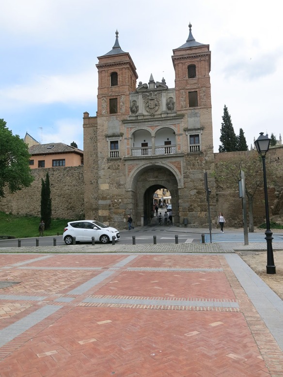Toledo_1168_Gate_1000